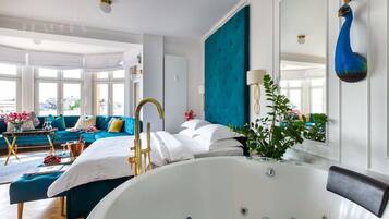 Iron/ironing board, free WiFi, bed sheets