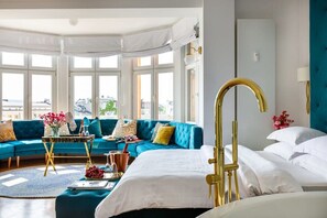 Iron/ironing board, free WiFi, bed sheets - Feniks Jacuzzi Time studio (Kraków - Feniks)