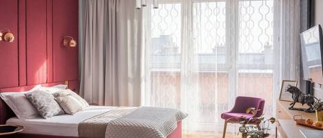 Desk, iron/ironing board, WiFi (free), bed sheets