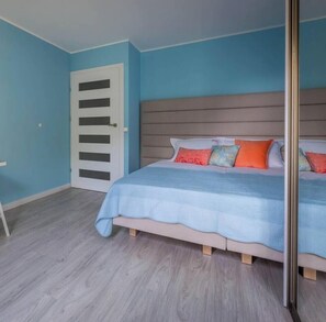 2 bedrooms, iron/ironing board, free WiFi, bed sheets