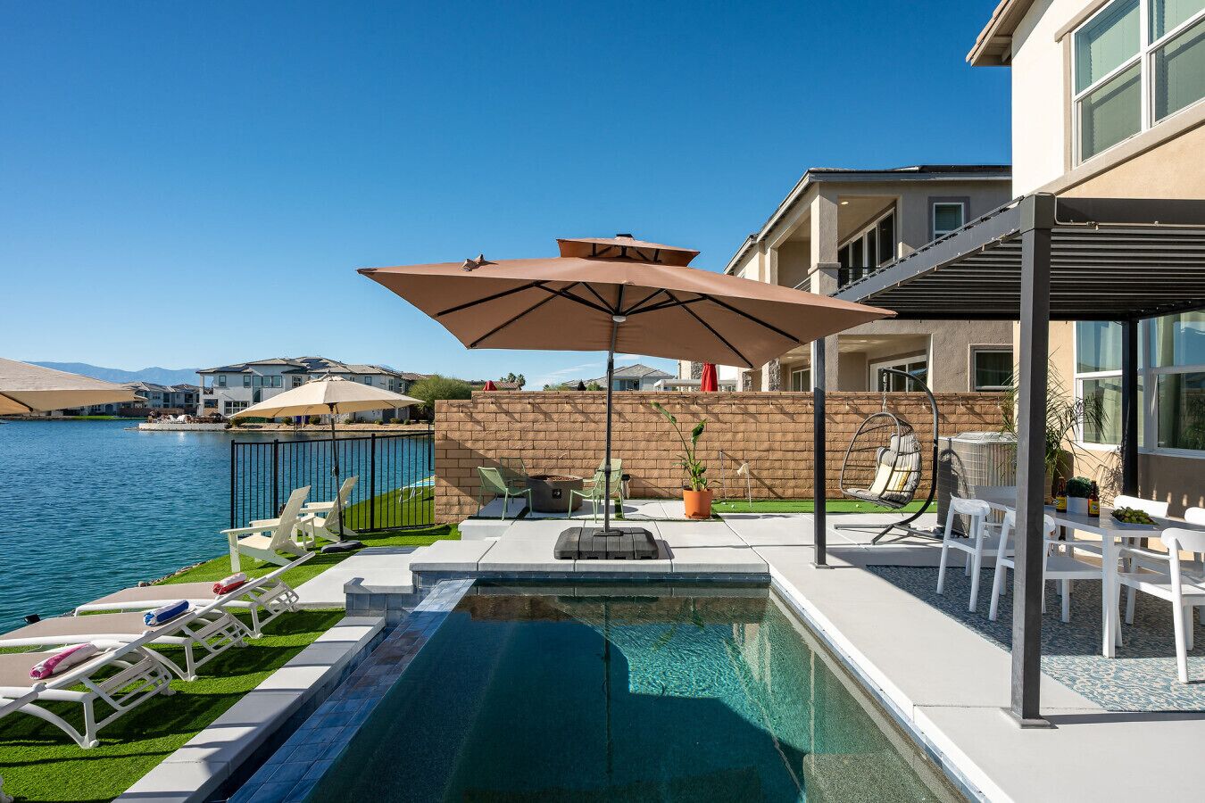 Et oppvarmet basseng