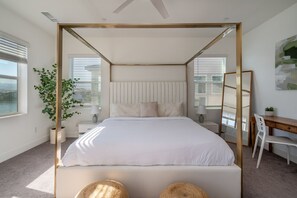 5 bedrooms, iron/ironing board, travel cot, free WiFi - The Lake House - Terra Lago (Indio)