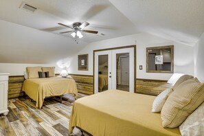 House (5 Bedrooms) | Interior