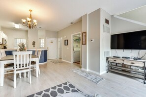 Apartment (3 Bedrooms) | Interior - Townhome 7 Mi to Disney Parks: Resort Pool Access! (Kissimmee)