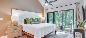 < 1 Mi to Seabrook Island Beach: Golf-view Villa!