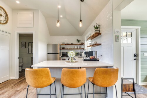 Idyllic Enumclaw Studio w/ Mount Rainier Views