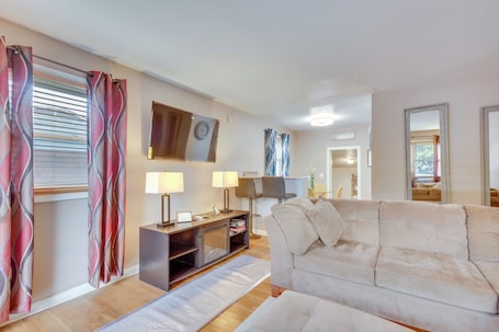 Casa (3 Bedrooms) | Interior. 4 Mi to Dtwn: Home w/ Fenced Yard in Portsmouth!