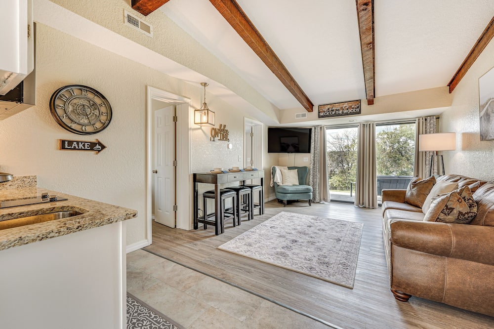 Table Rock Lake Access at Cozy Lakeside Escape