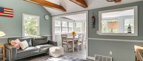 Cottage (2 Bedrooms) | Front of property