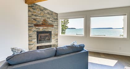 Waterfront Roque Bluffs Hideaway w/ Private Beach