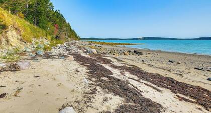 Waterfront Roque Bluffs Hideaway w/ Private Beach