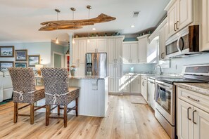 House (3 Bedrooms) | Interior - Waterfront Gulf Coast Home w/ Outdoor Oasis! (Gautier)