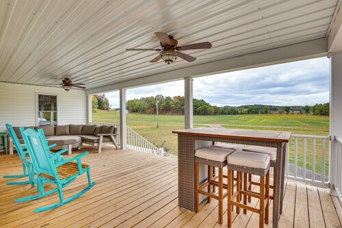 Wooded Escape w/ Pond & Grill in Pleasant City!