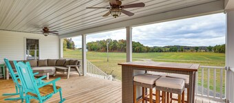 플레전트 시티의 연못과 그릴이 있는 우디드 이스케이프!