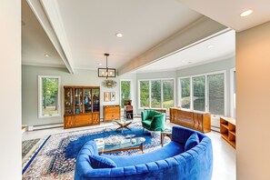 Interior - Luxe Lake House in Connecticut: Private Dock (Higganum)