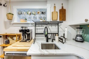 Apartment (0 Bedroom) | Interior - 'lovers Lane Chalet' Dtwn Manitou Springs Studio! (Manitou Springs)