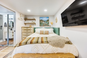 Apartment (0 Bedroom) | Interior - 'lovers Lane Chalet' Dtwn Manitou Springs Studio! (Manitou Springs)