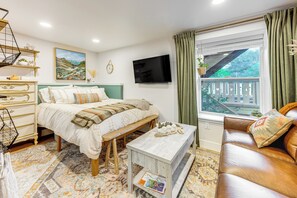 Apartment (0 Bedroom) | Front of property - 'lovers Lane Chalet' Dtwn Manitou Springs Studio! (Manitou Springs)