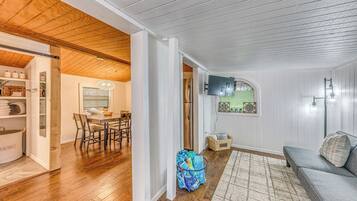 House (1 Bedroom) | Interior