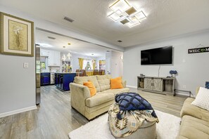 House (4 Bedrooms) | Interior - 3 Mi to Usf: Chic Home w/ Yard in Tampa! (Tampa)