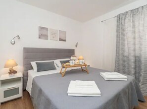 Apartment (Two Bedroom Apartment With Sea View) | 2 bedrooms, soundproofing, free WiFi - Apartment Tomic (Dubrovnik)