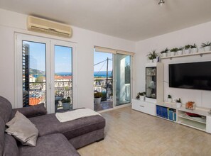 Apartment (One Bedroom Apartment with Balcony an) | Living room - Omis River & Sea Escape (Omis)