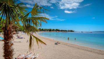 Apartment (One Bedroom Apartment with Balcony an) | Beach