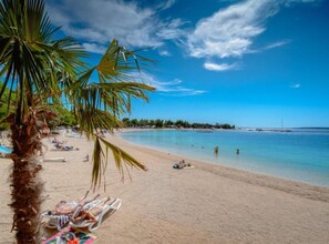 Apartment (One Bedroom Apartment with Balcony an) | Beach