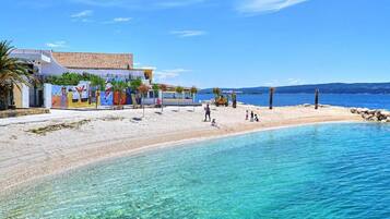 Apartment (One Bedroom Apartment with Balcony an) | Beach