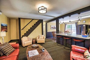 Fernseher, Kamin, DVD-Player, Arbeitsbereiche