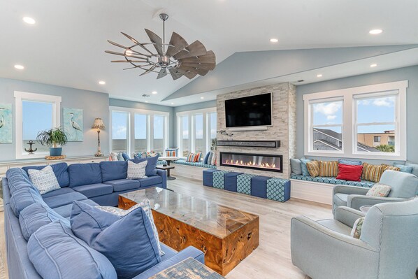 Smart TV, books - Anchor of the Soul: Oceanfront Luxury w/private pool & Amenities (Murrells Inlet)