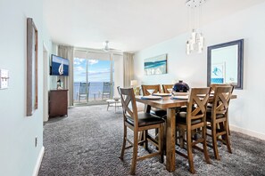 Dining - Aqua 1706 Oceanfront King Bedroom/Sleeps 6/ Clean Standard/Beach Chairs/Wifi (Panama City Beach)