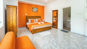 5 bedrooms, in-room safe, desk, iron/ironing board