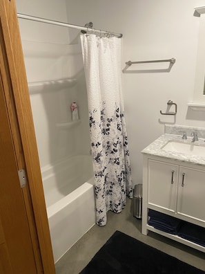 Shower, hair dryer, towels, soap - Lakeside Lodging @ The Plaza
Cozy 2 Bed- 2 Bath Nestled near the Lake Region (Devils Lake)