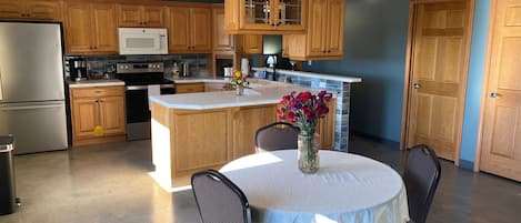 Microwave, oven, stovetop, dishwasher