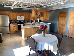Microwave, oven, stovetop, dishwasher - Lakeside Lodging @ The Plaza
Cozy 2 Bed- 2 Bath Nestled near the Lake Region (Devils Lake)