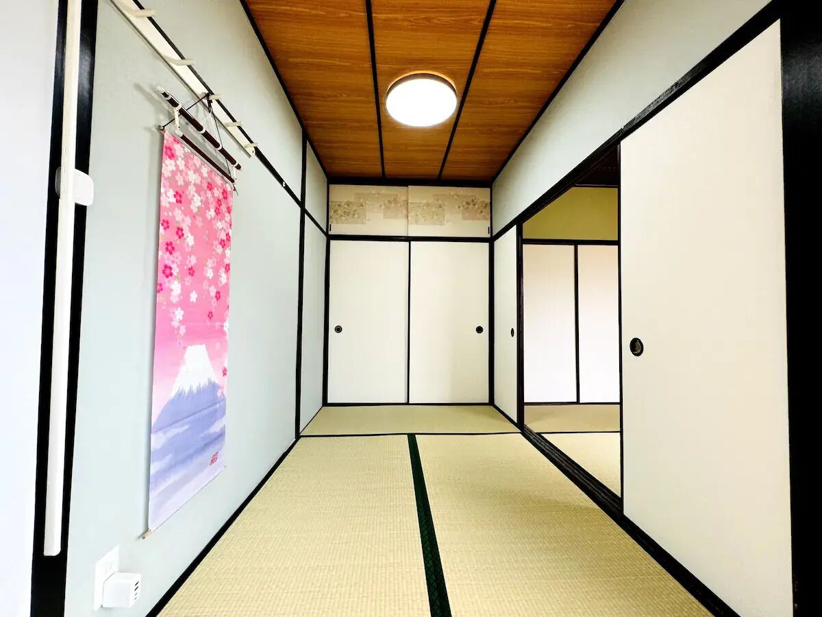 2 bilik tidur, langsir/tirai gelap terus, seterika/papan seterika 