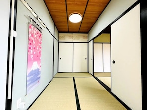 2 chambres, rideaux occultants, fer et planche à repasser, Wi-Fi gratuit