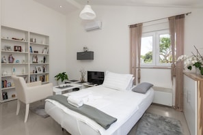 4 chambres, fer et planche à repasser, Wi-Fi, draps fournis