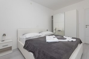 4 Schlafzimmer, Bügeleisen/Bügelbrett, WLAN, Bettwäsche