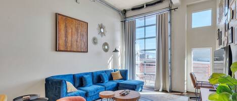 Condo, 2 Bedrooms | Living area