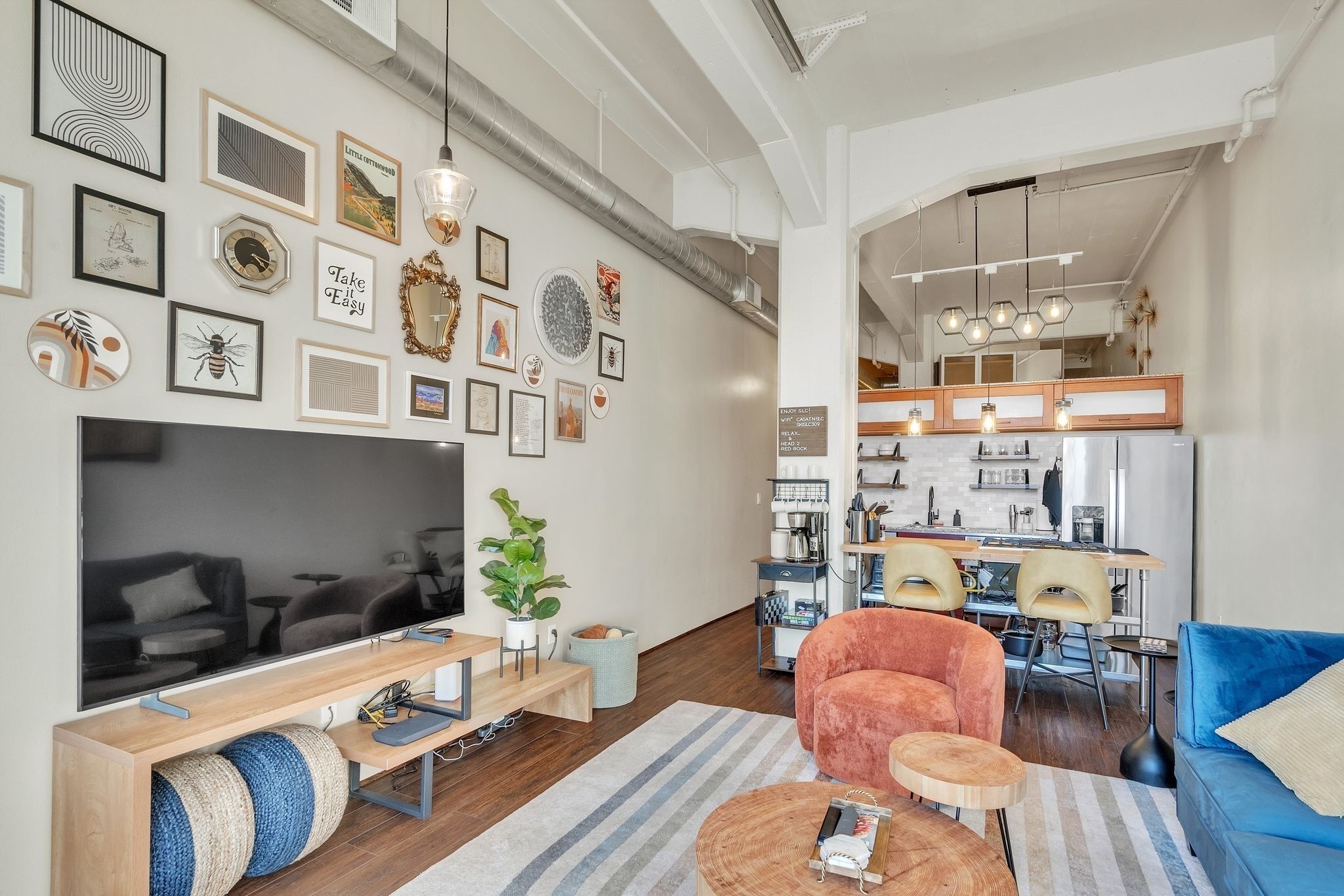 Condo, 2 Bedrooms | Living area