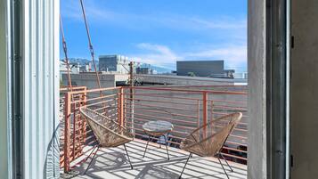 Condo, 2 Bedrooms | Property grounds