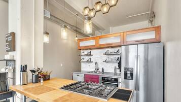 Condo, 2 Bedrooms | Private kitchen | Fridge, oven, coffee/tea maker, electric kettle