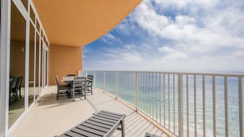 Condo, 3 phòng ngủ | Khu ẩm thực ngoài trời