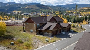 House, 3 Bedrooms | Exterior - Wagon Wheel At Rendezvous 3 Bedroom Home (Fraser)