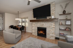 House, 3 Bedrooms | Living area | Smart TV - Wagon Wheel At Rendezvous 3 Bedroom Home (Fraser)