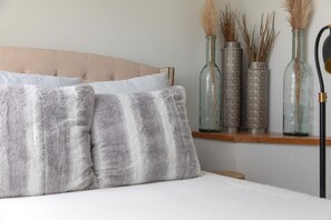 Condo, 2 Bedrooms | 2 bedrooms, iron/ironing board, free WiFi