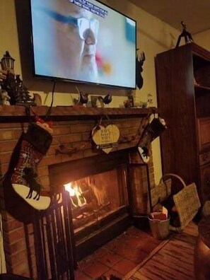 Cabin, 2 Bedrooms | Interior