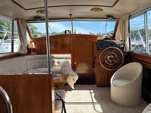 Cabin | Interior - Riverside Boat Retreat on the River Thames (Windsor)